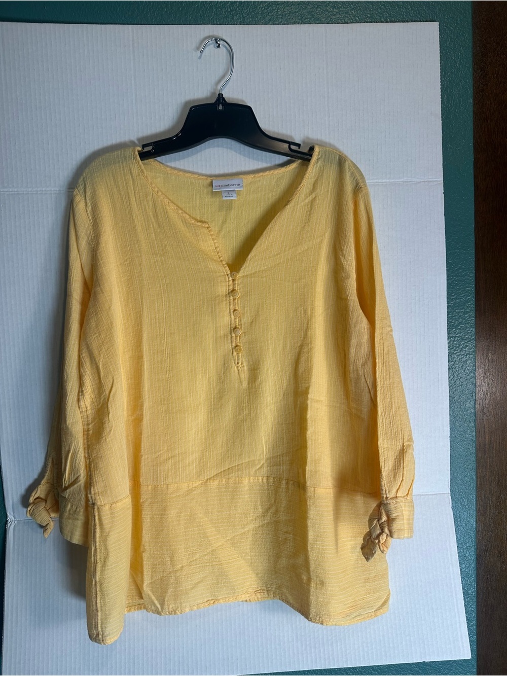 Liz Claiborne Soft Yellow Buttoned V-Neck Tunic